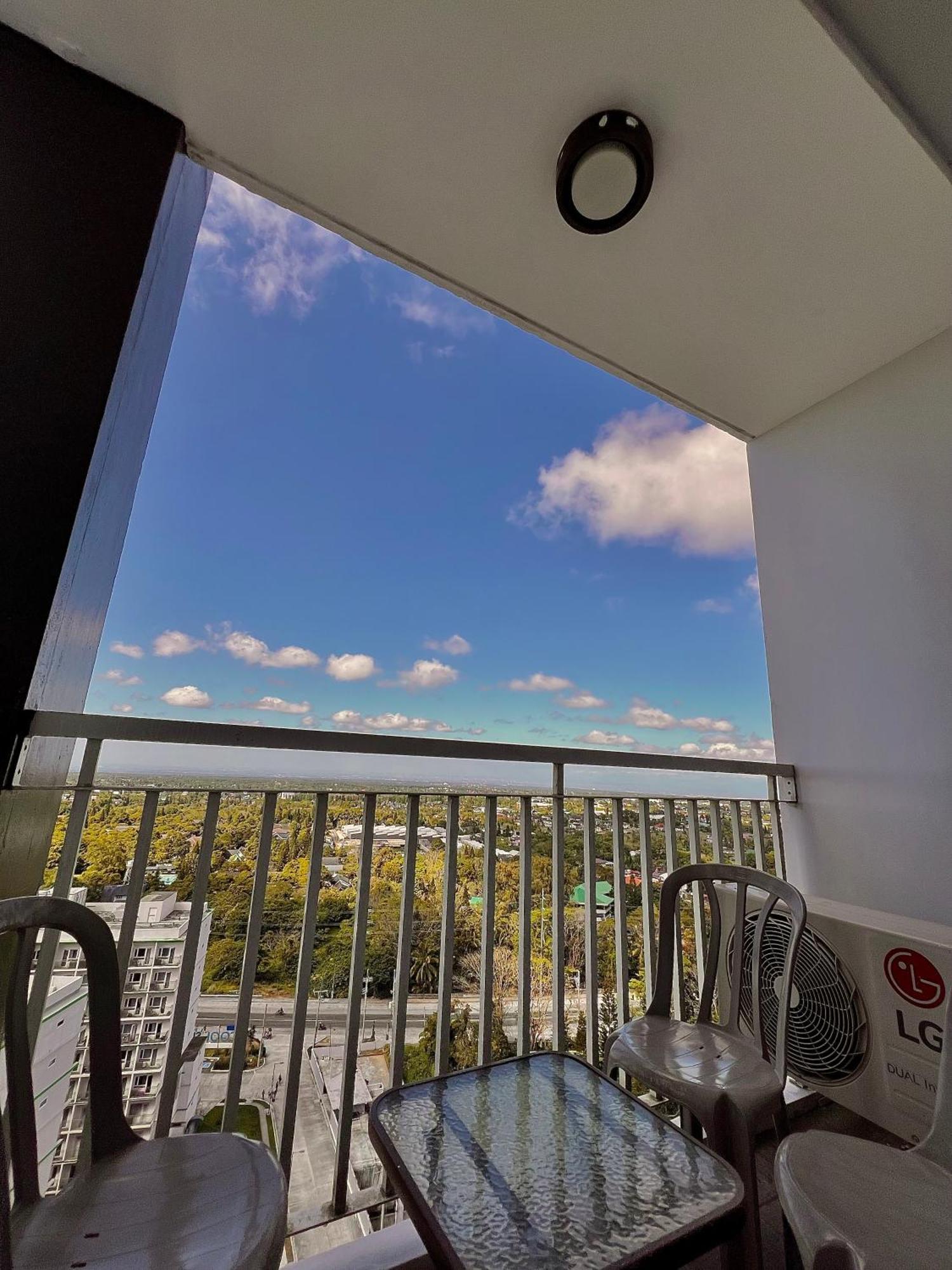 The Pallet House, Wind Residences Tagaytay Tagaytay City Kültér fotó